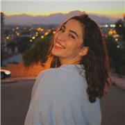 Me describo como una chica simpática y agradable, que le gusta los niños y ayudarles con sus tareas. Me gustaría darles clases a niños de primaria.